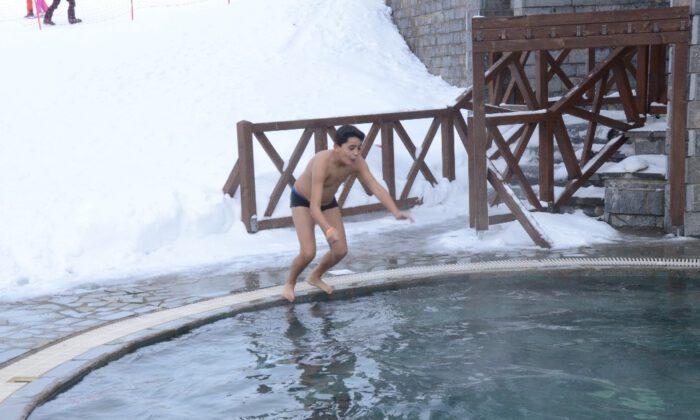 Bir Yanda Kayak, Diğer Yanda Havuz Keyfi