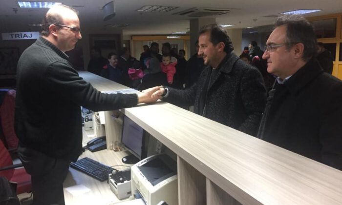 Ak Parti Milletvekili Özen’den Çocuk Hastanesi Acil Servisine Gece Yarısı Baskın