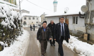 Dündar kar kış demeden mahalleleri geziyor