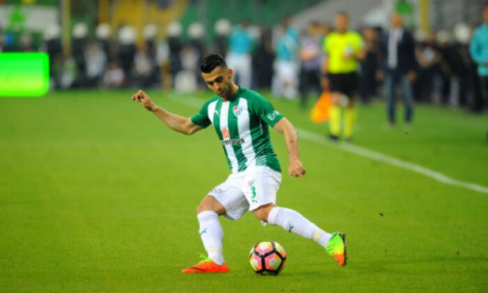 Son dakika! Bursaspor, o isimle yollarını ayırdı!