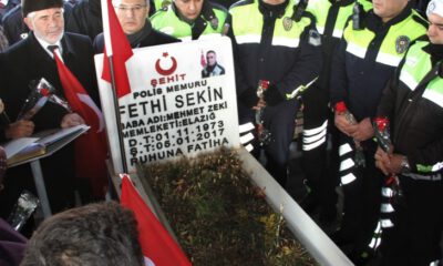 Fethi Sekin, kabri başında anıldı