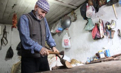 Son Ustanın Yaptığı Semerler Piyasada Eşek Olmadığı İçin Elinde Kaldı