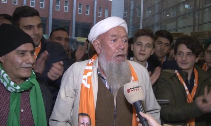 Bursalı Mehmet Amca’nın Erdoğan Sevgisi
