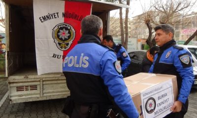 Yüksekovalı Öğrencilerin Karne Hediyesi Bursa Polisinden