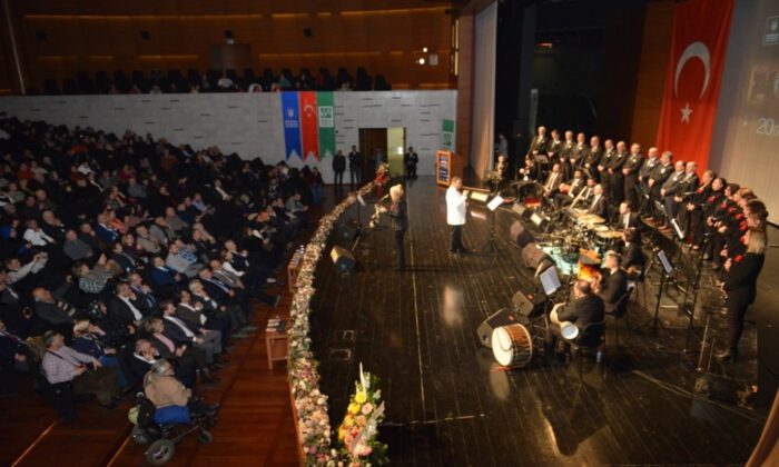 Muhtarların Konserinde Bozbey’den Türkü