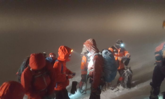Uludağda 2 Dağcı Tipi Ve Fırtına Sebebiyle Kayboldu