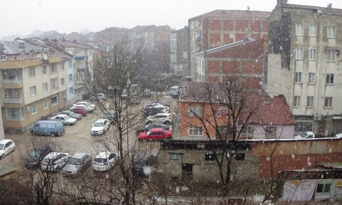 İnegöl’de Kar Sürprizi!