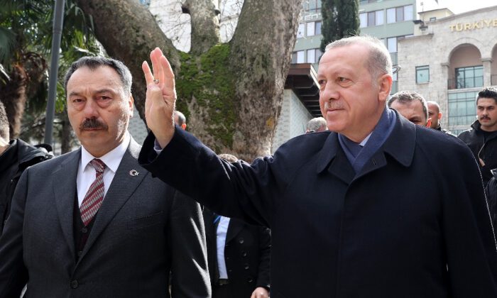 Ulucami’de Cumhurbaşkanı Erdoğan’a Sevgi Seli