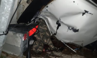 Önce Elektrik Trafosuna Daha Sonra Aydınlatma Direğine Çarptı