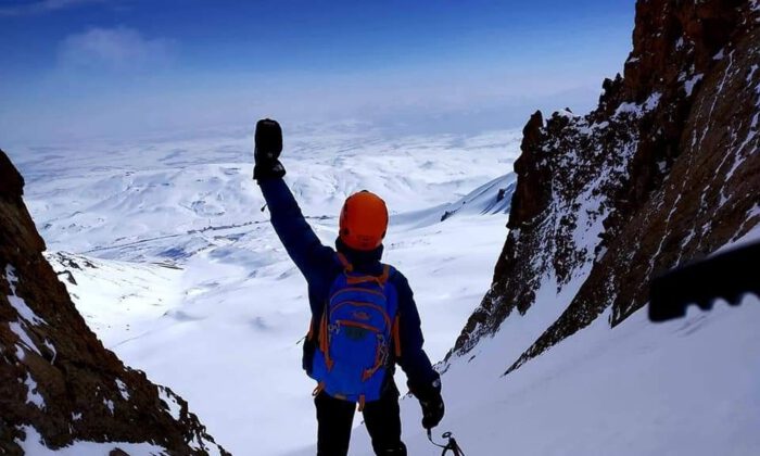 Bursalı 13 Yaşındaki Dağcı, 3917 Rakımlı Erciyes Dağına Tırmandı