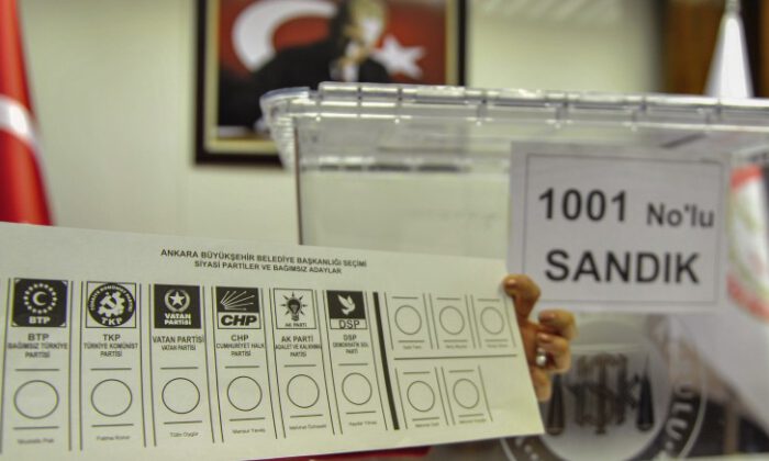 Oy pusulaları görücüye çıktı