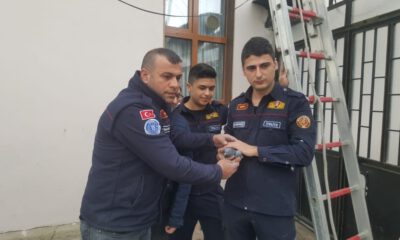 Çatıda Mahsur Kalan Güvercini İtfaiye Kurtardı