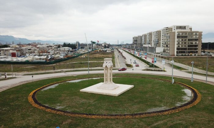 Göç Ve Yurt Heykelleri Yunuseli’ne Yakıştı