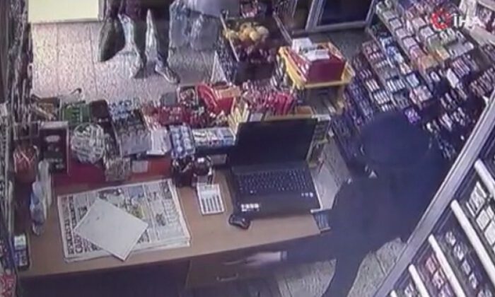 12 saniyede 150 TL çaldı