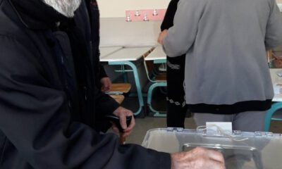 99 Yaşında Demokrasi İçin Hasta Halinde Sandık Başına Gitti