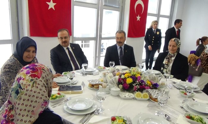 Emniyet Müdürünün Eşinden Şehit Ailelerini Duygulandıran Sürpriz