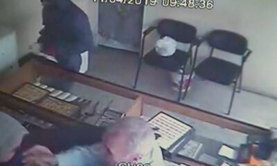 Bursa’da Silahlı Kuyumcu Soygunu Kamerada