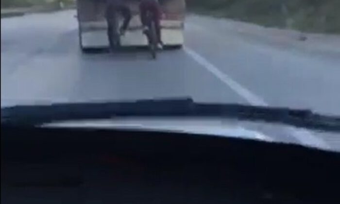 Bisiklet Sürücüleri Ölüme Meydan Okudu