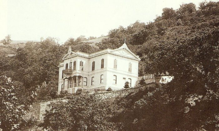 Dünün Tanığı “Hünkâr Köşkü”