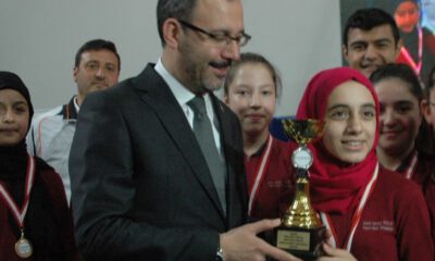 Bakan Kasapoğlu:’Okullarda spor yaygınlaşacak’