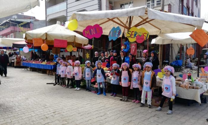 Minik Kalpler Pazar Tezgâhında