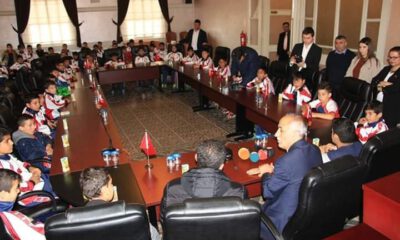Başkan Aydın Öğrencileri Sevindirdi