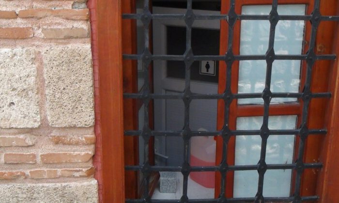 700 Yıllık Medreseye Yapılan Tuvalet Anayasa Mahkemesi Yolunda