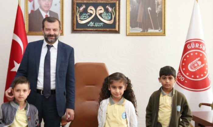 Başkan Işık’ın Makamına Adaşı Mustafa Oturdu