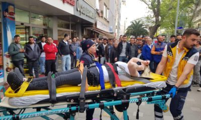 Kuaförü Bastı, Salondaki Kadını 3 Yerinden Bıçakladı