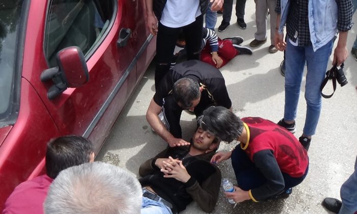 Hafif Ticari Araç İle Motosiklet Kafa Kafaya Çarpıştı: 1 Yaralı