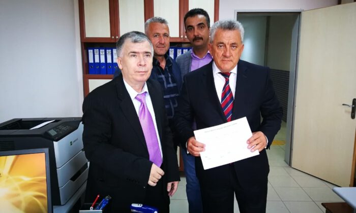 Kadastro İşi İçin Gittiği Adliyede Muhtar Olduğunu Öğrendi