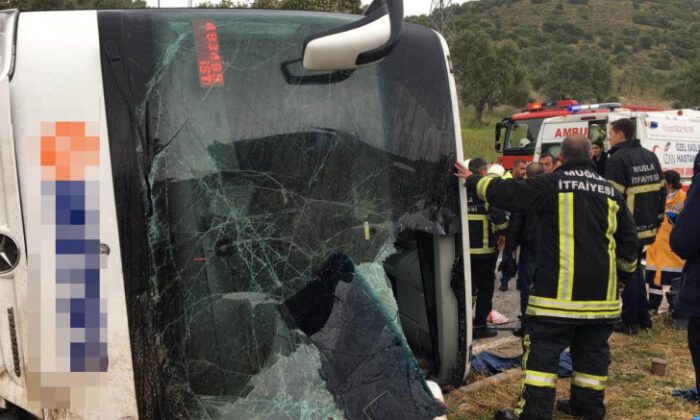 Muğla’da feci kaza: 2 ölü, 12 yaralı
