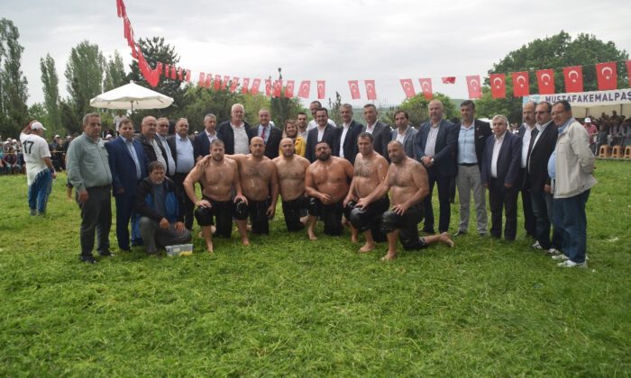 Kabulbaba Güreşlerinin Kazananı Ali Rıza Kaya Oldu