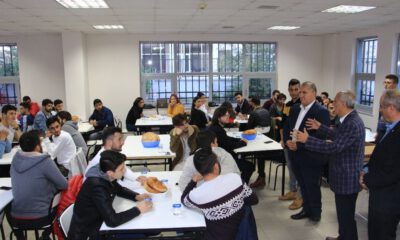 Yenişehir Belediye Başkanı Davut Aydın İftarını Öğrencilerle Açtı