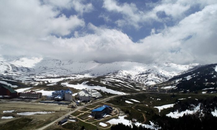Uludağ’da Karla Kaplı Bahar Güzelliği Havadan Görüntülendi
