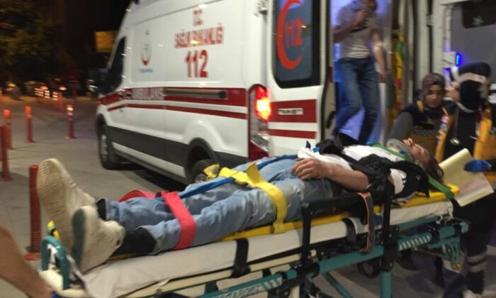 Otomobil Şarampole Uçtu: 4 Yaralı
