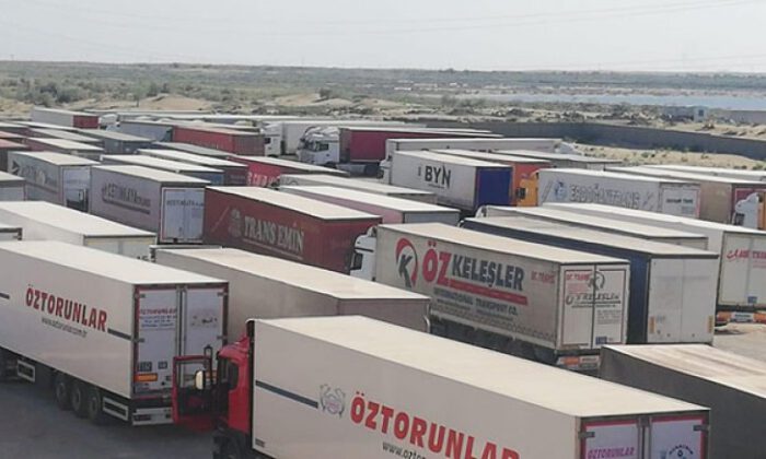 Türk şoförler Özbekistan’da mahsur kaldı
