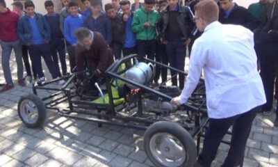 Geri Dönüşüm Malzemeleri İle Araba Yaptılar