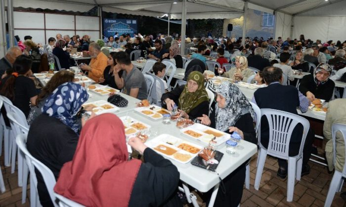 BTSO İftar Sofraları 15 Günde 30 Bin Kişiyi Ağırladı