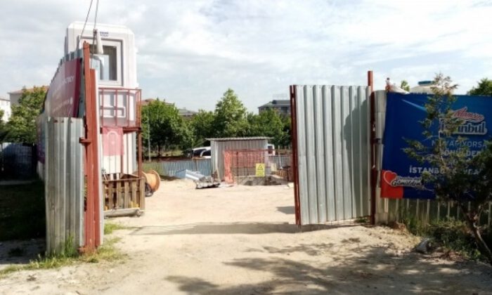Metro inşaatını basıp kabloları çaldılar