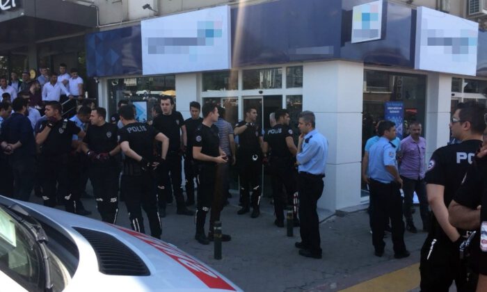 GSM Bayiinde 2 Kişiyi Öldüren Sanık Hakim Karşısına Çıktı