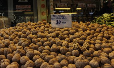Bayram Yaklaştı, Pazarda Tezgahlar Cevizle Doldu Taştı