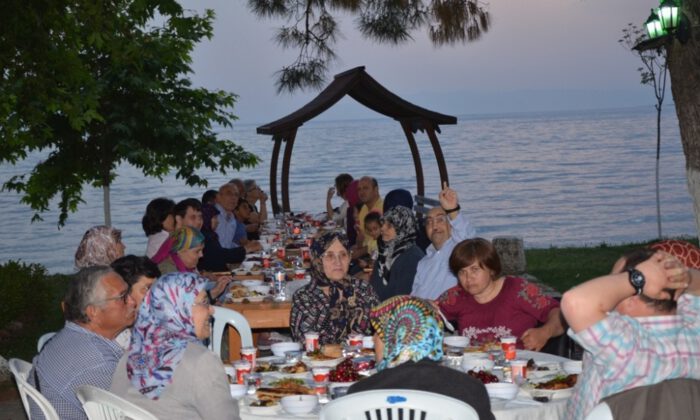 Engelsiz Yaşam Merkezi İftarda Bir Araya Geldi