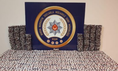 Satacak Uyuşturucu Bulamayınca Kırmızı Ve Yeşil Reçeteli İlaçları Satarken Yakalandılar