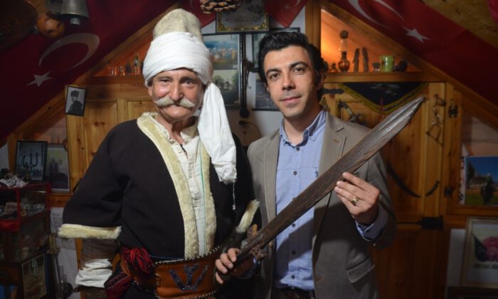 Osmanlı’da Taşınan Tahta Kılıcın Sırrı Ortaya Çıktı