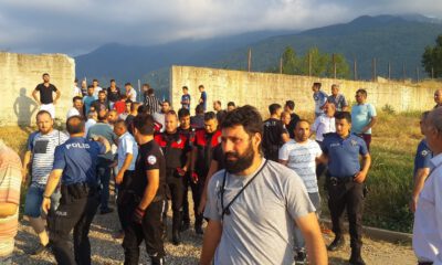 Amatör Küme Maçında Sporcuların Soyunma Odasını Bastılar