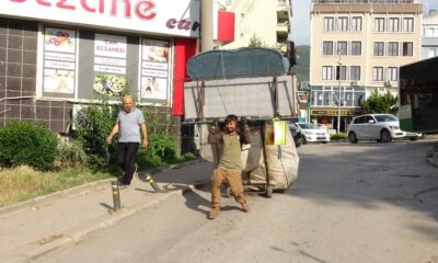 İki Tekerlekle Kamyon Gibi Yük Çekiyor