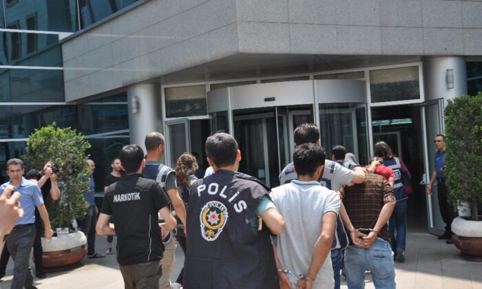 ‘Çekirge Operasyonu’na 35 Tutuklama