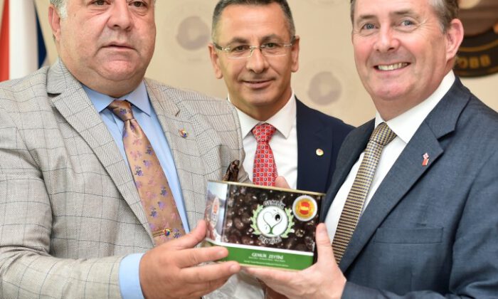 Gemlikli sanayicilerden İngiltere ile ticaret mesaisi