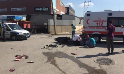 Motosiklet İle Minibüs Çarpıştı: 1İ Ağır 2 Yaralı